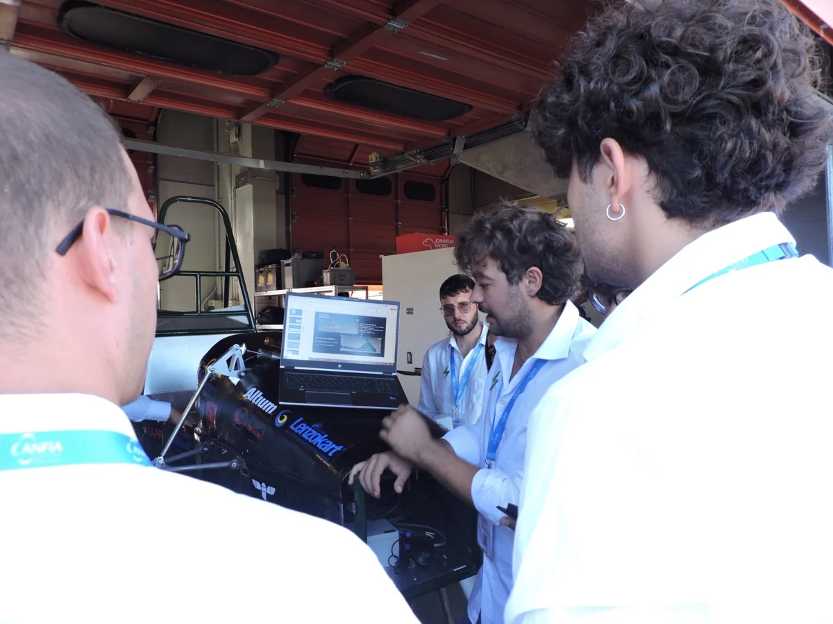 Il team ZED nel box a Varano